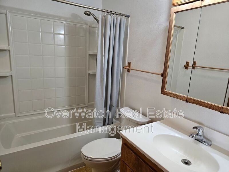1509 W 45th Ave #4 - Photo 7 of 9