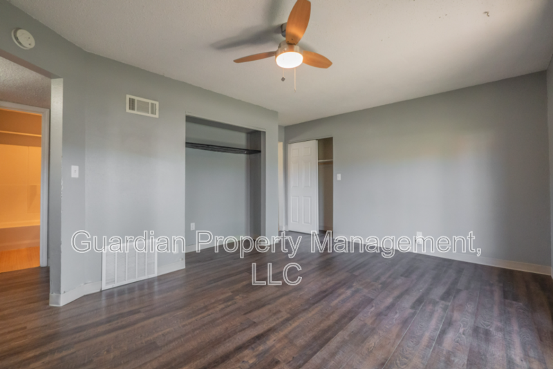 522 W 8th St - Photo 6 of 12