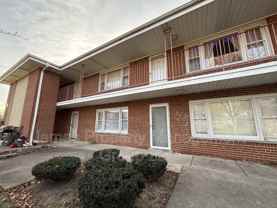 1119 E Algonquin Rd - Photo 1 of 1