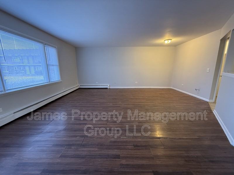 1119 E Algonquin Rd - Photo 6 of 22