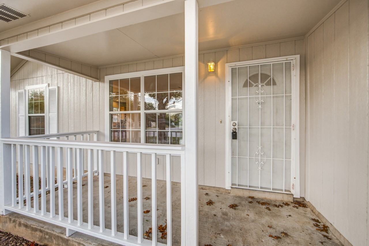 2631 Barney Ave - Photo 3 of 25