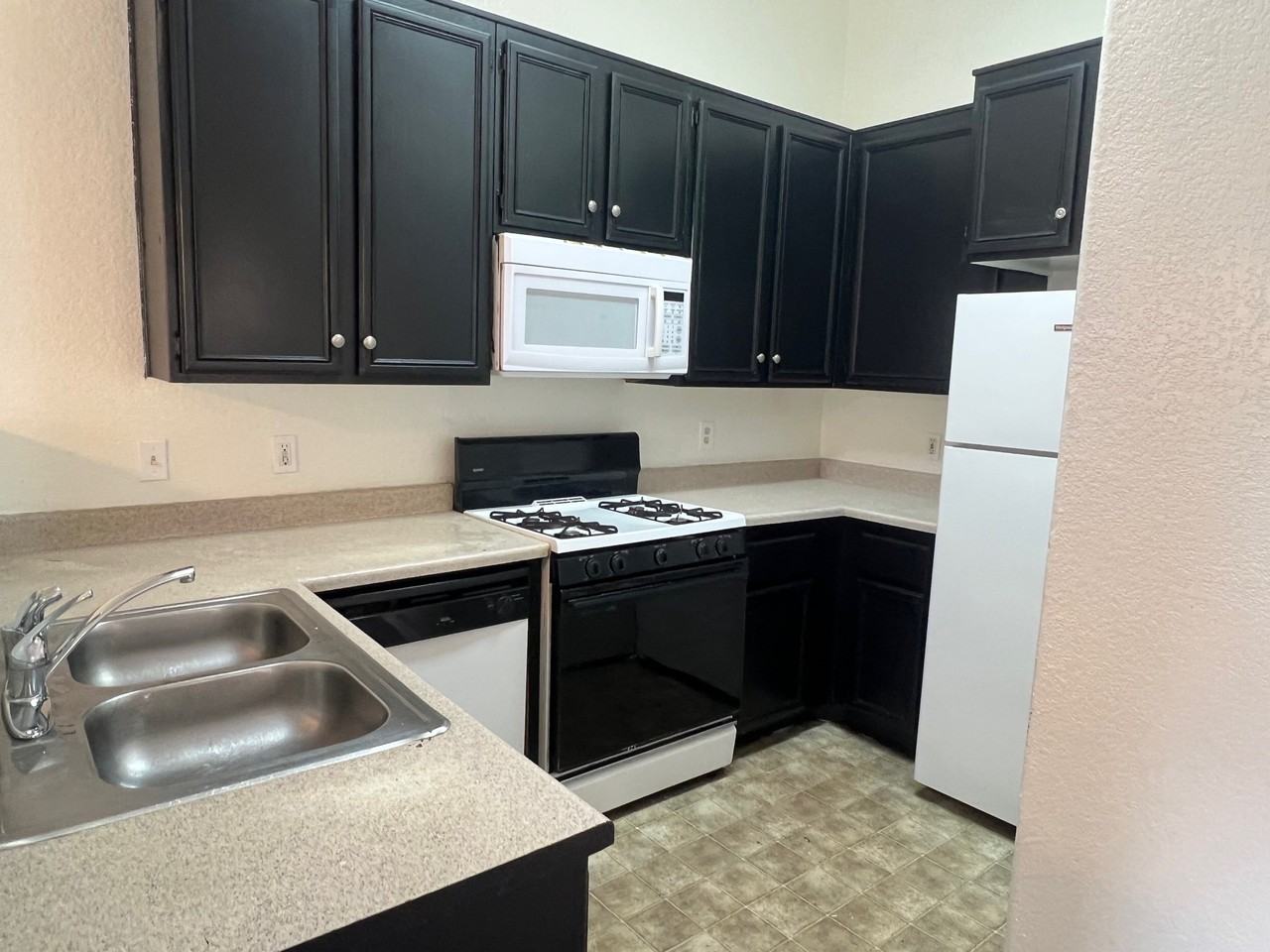 4730 E Craig Rd #2082 - Photo 5 of 15