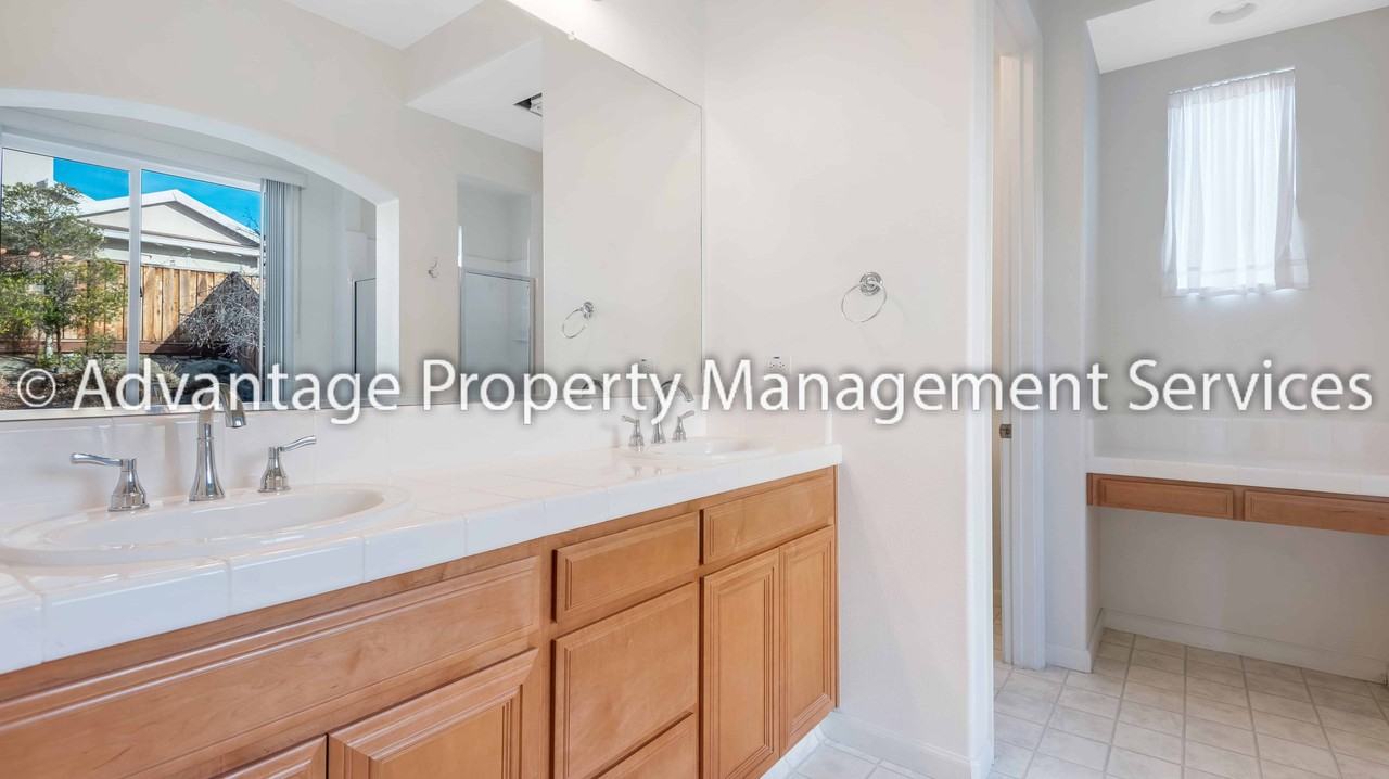 200 Alkanite Ct - Photo 3 of 18