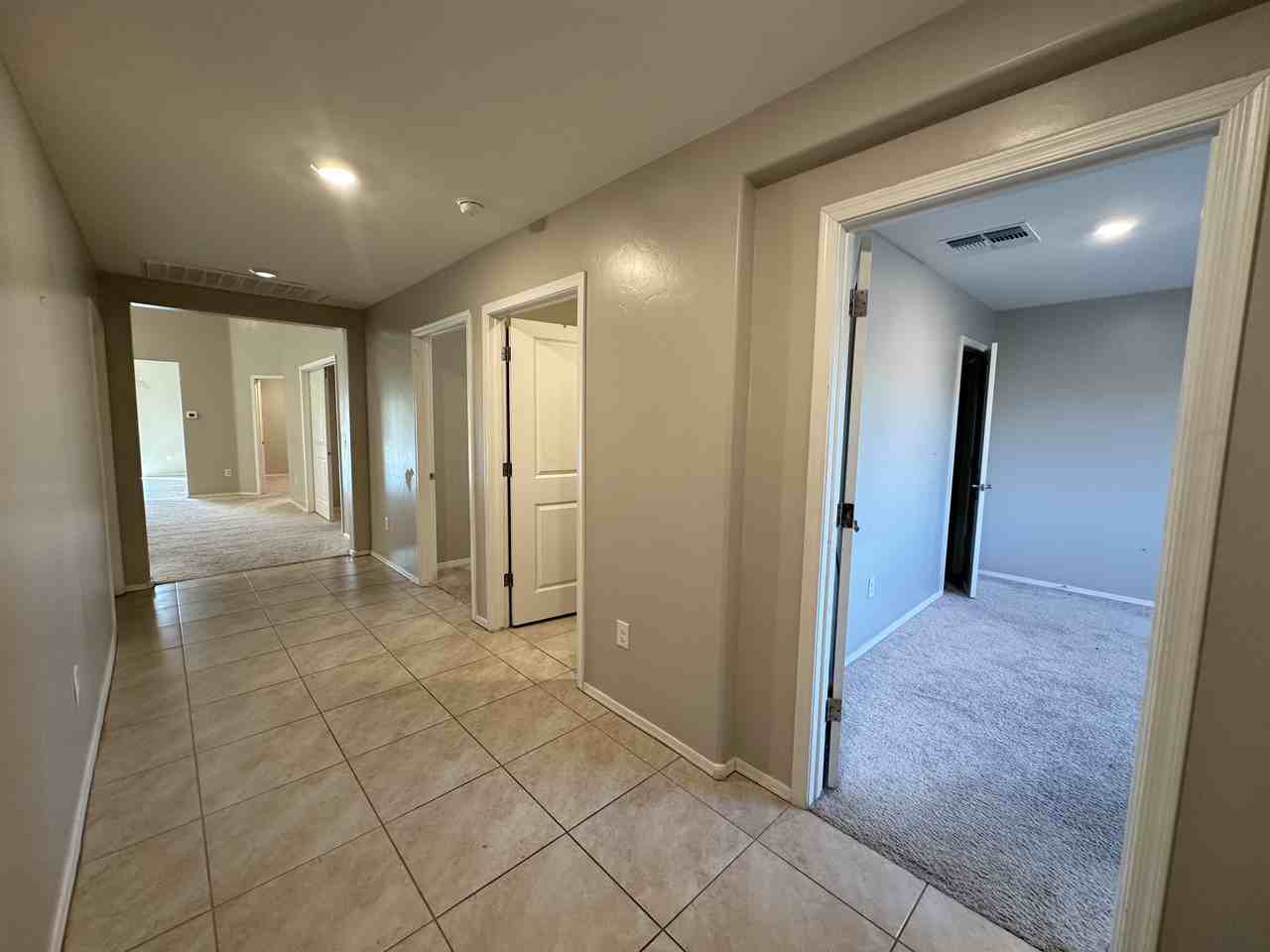 7529 W Jeffrey Rd - Photo 3 of 26