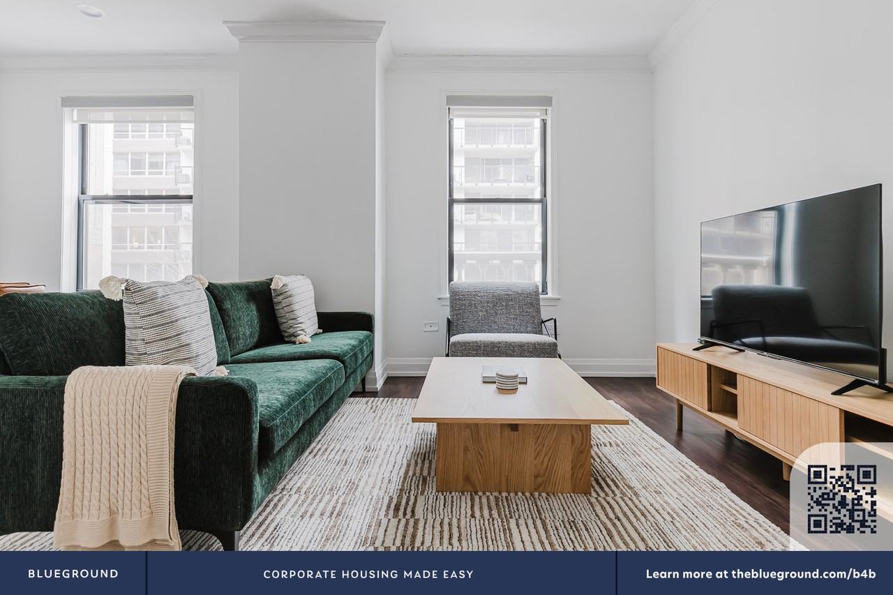 200 East Chestnut Street - Photo 5 of 38