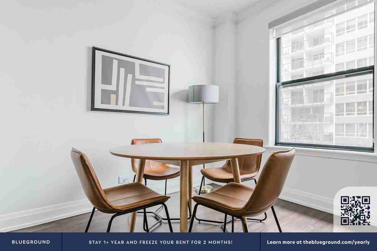 200 East Chestnut Street - Photo 7 of 38