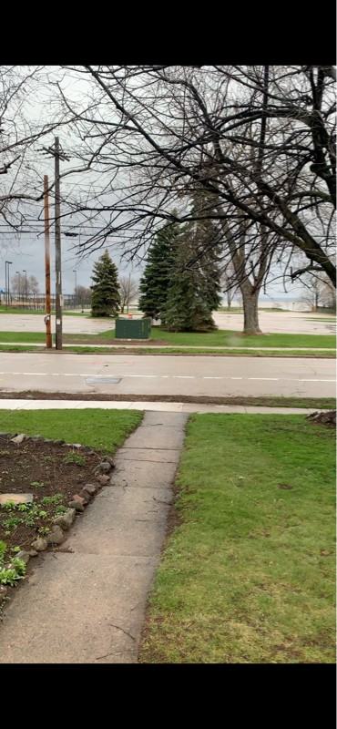 661 South Park Avenue - Photo 3 of 9