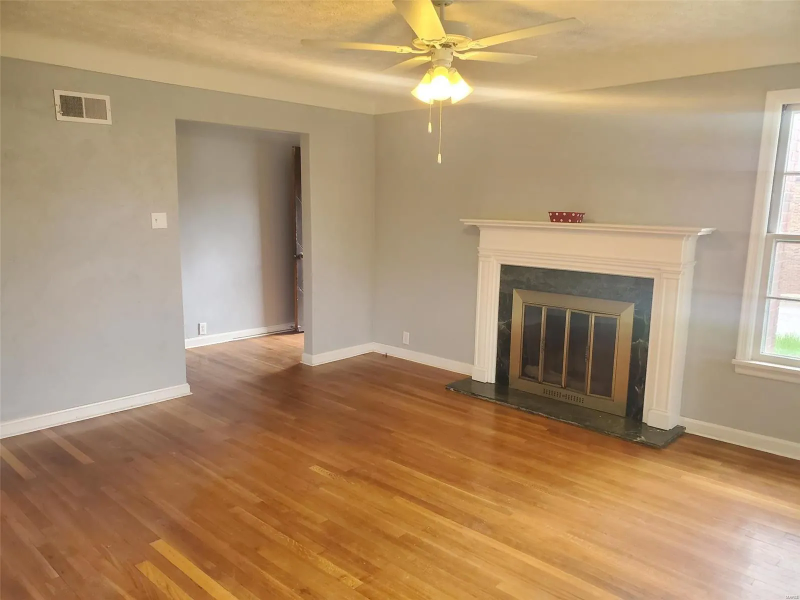 691 8th St - Photo 2 of 11