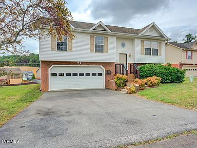 111 Mountain Creek Ct - Photo 2 of 20