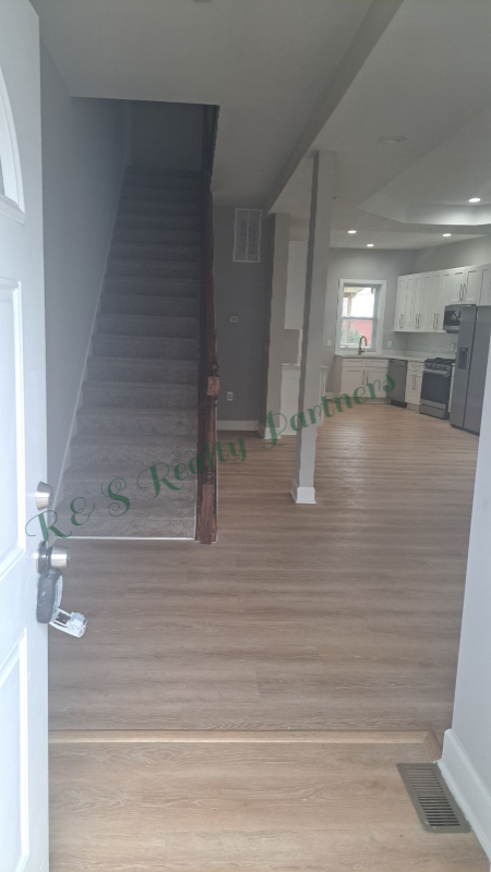 1601 E 30th St - Photo 2 of 19