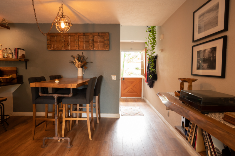 662 Westlake St - Photo 3 of 17