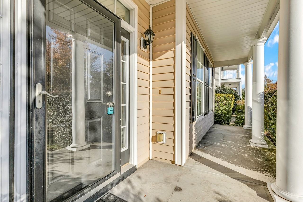 16 Bushwood Dr - Photo 4 of 47
