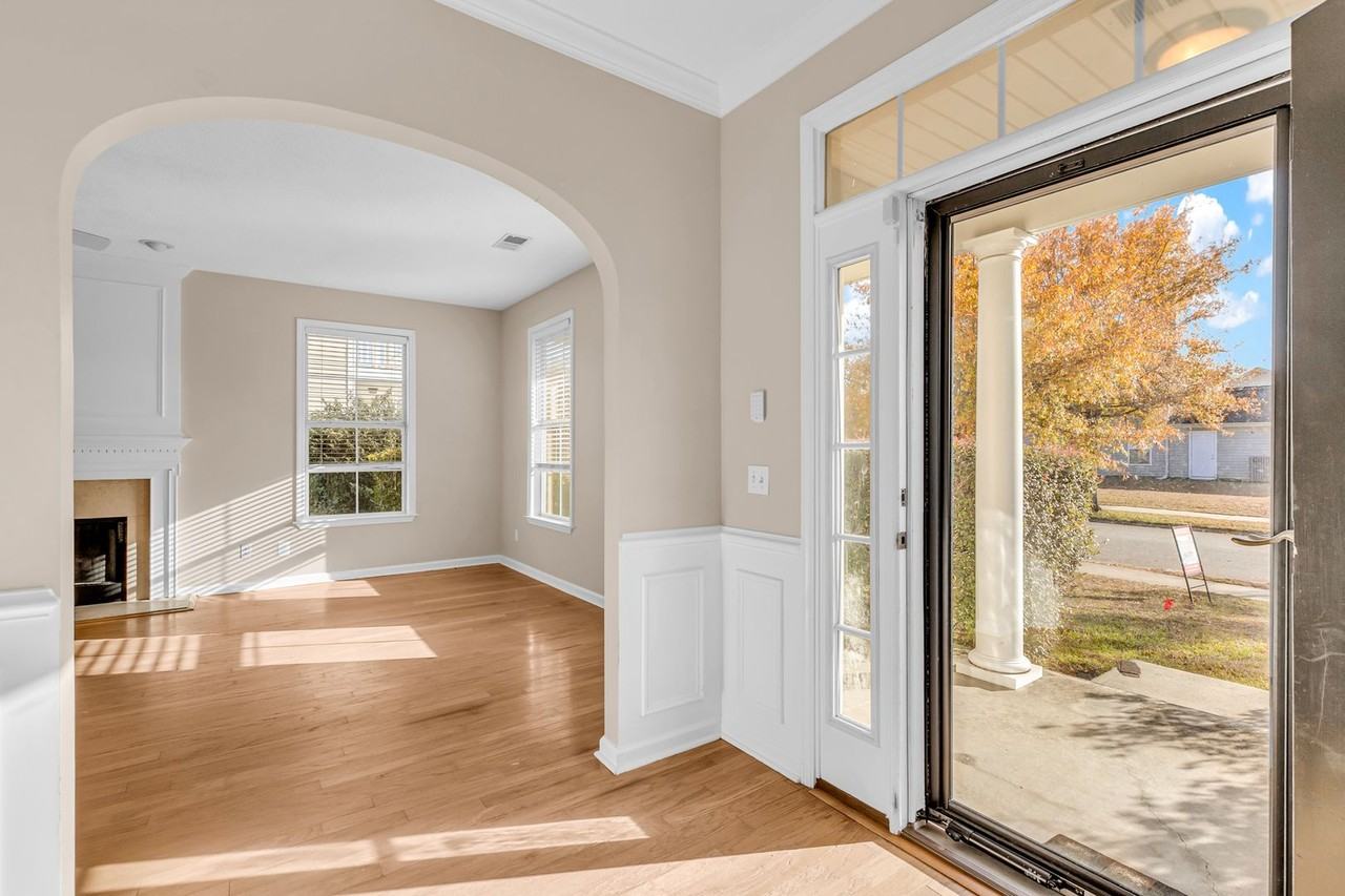 16 Bushwood Dr - Photo 6 of 47