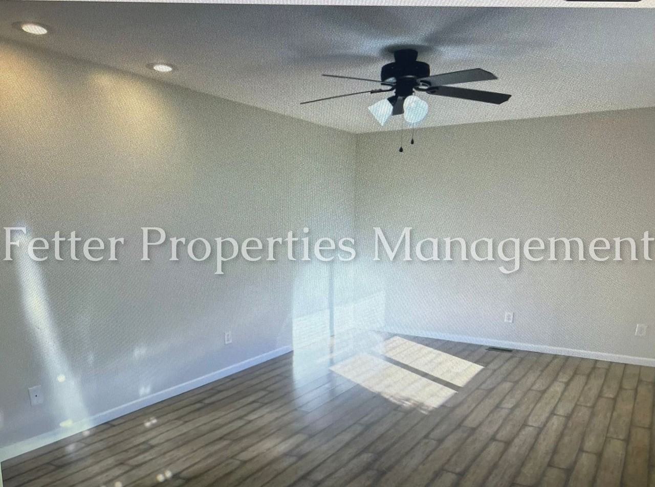 1507 S Parker Dr - Photo 2 of 14