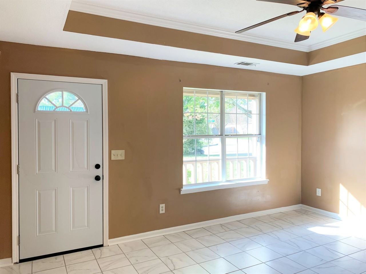 134 Kensington Circle - Photo 2 of 23