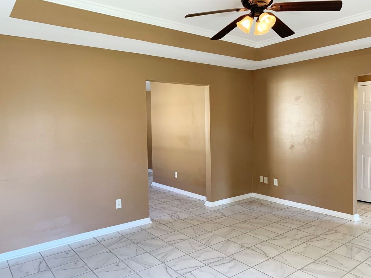 134 Kensington Circle - Photo 3 of 23