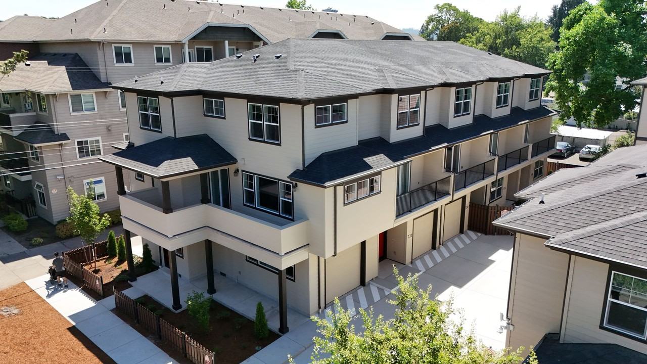 332 East 12th Avenue - Photo 2 of 36