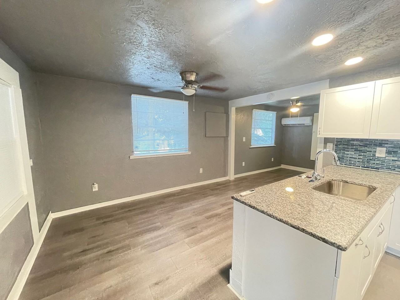 1113 20th Street West - Photo 3 of 9