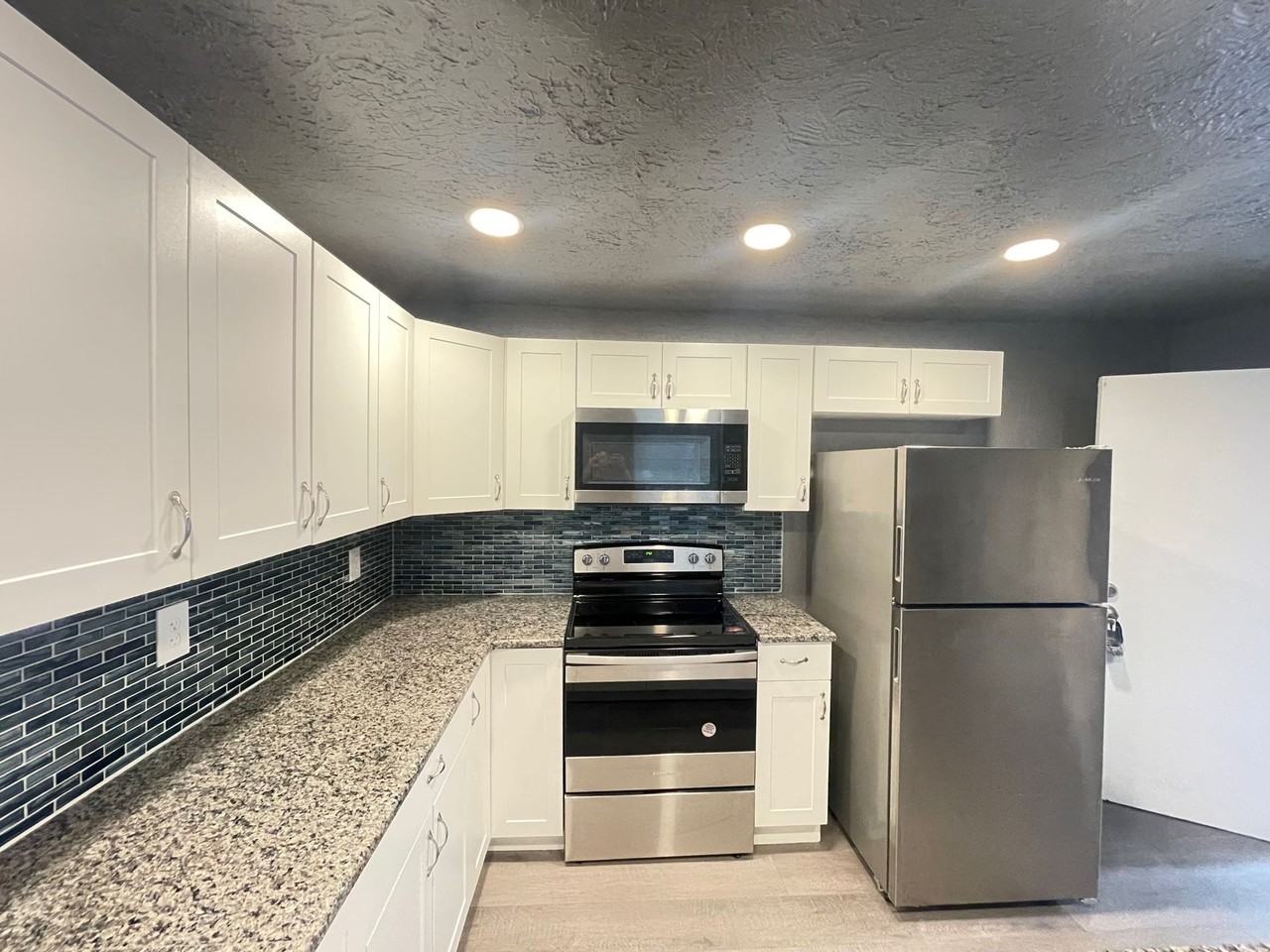 1113 20th Street West - Photo 6 of 9