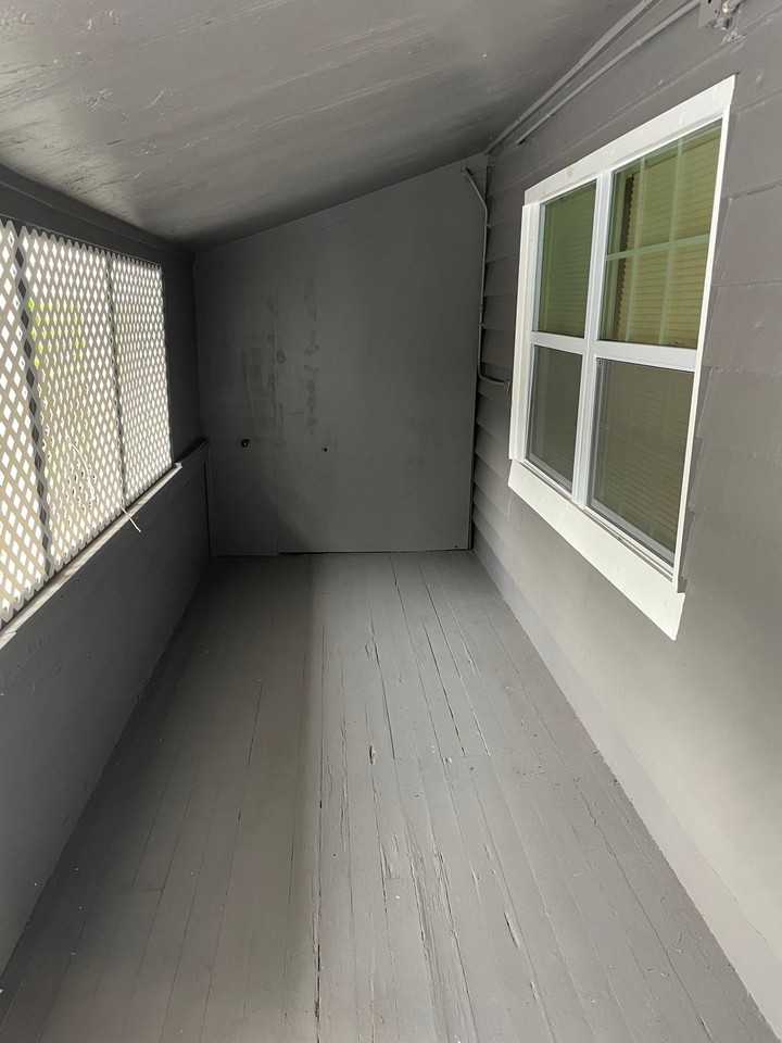 1113 20th Street West - Photo 7 of 9