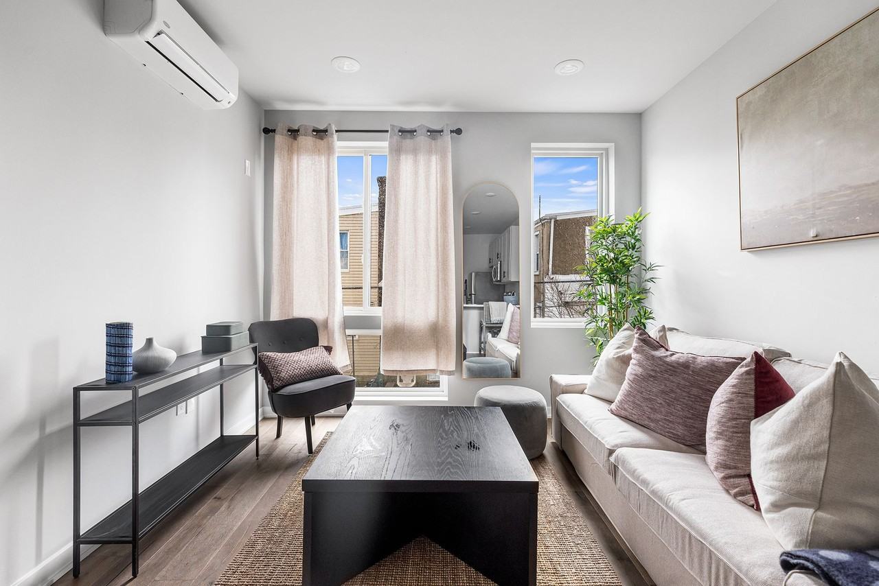 Urban Living Redefined – Stylish Apartments Near Everything You Need - Photo 6 of 18