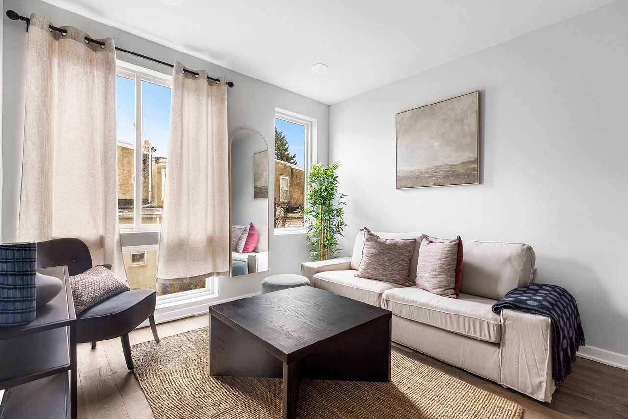 Urban Living Redefined – Stylish Apartments Near Everything You Need - Photo 7 of 18