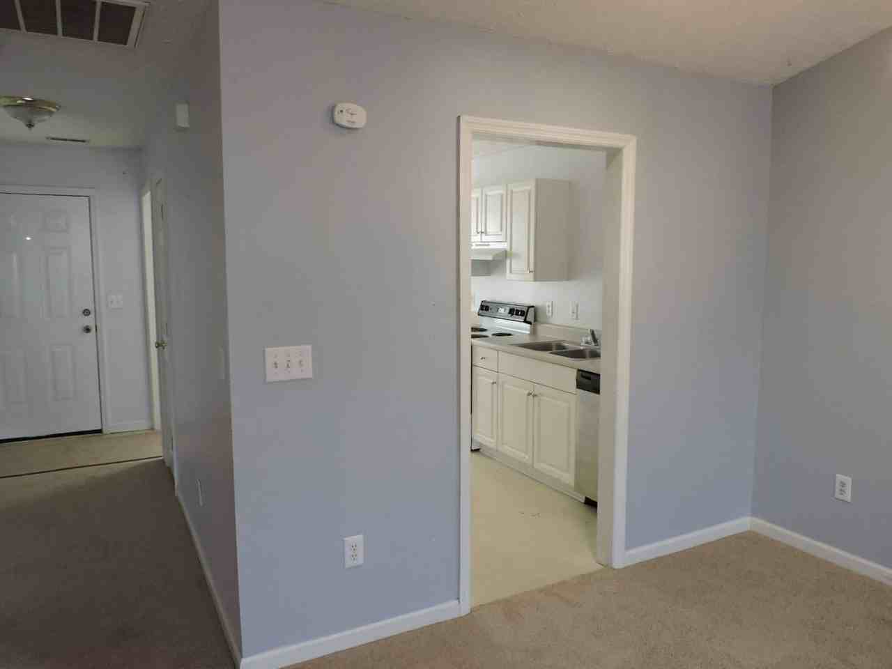 220 John Ct - Photo 4 of 23