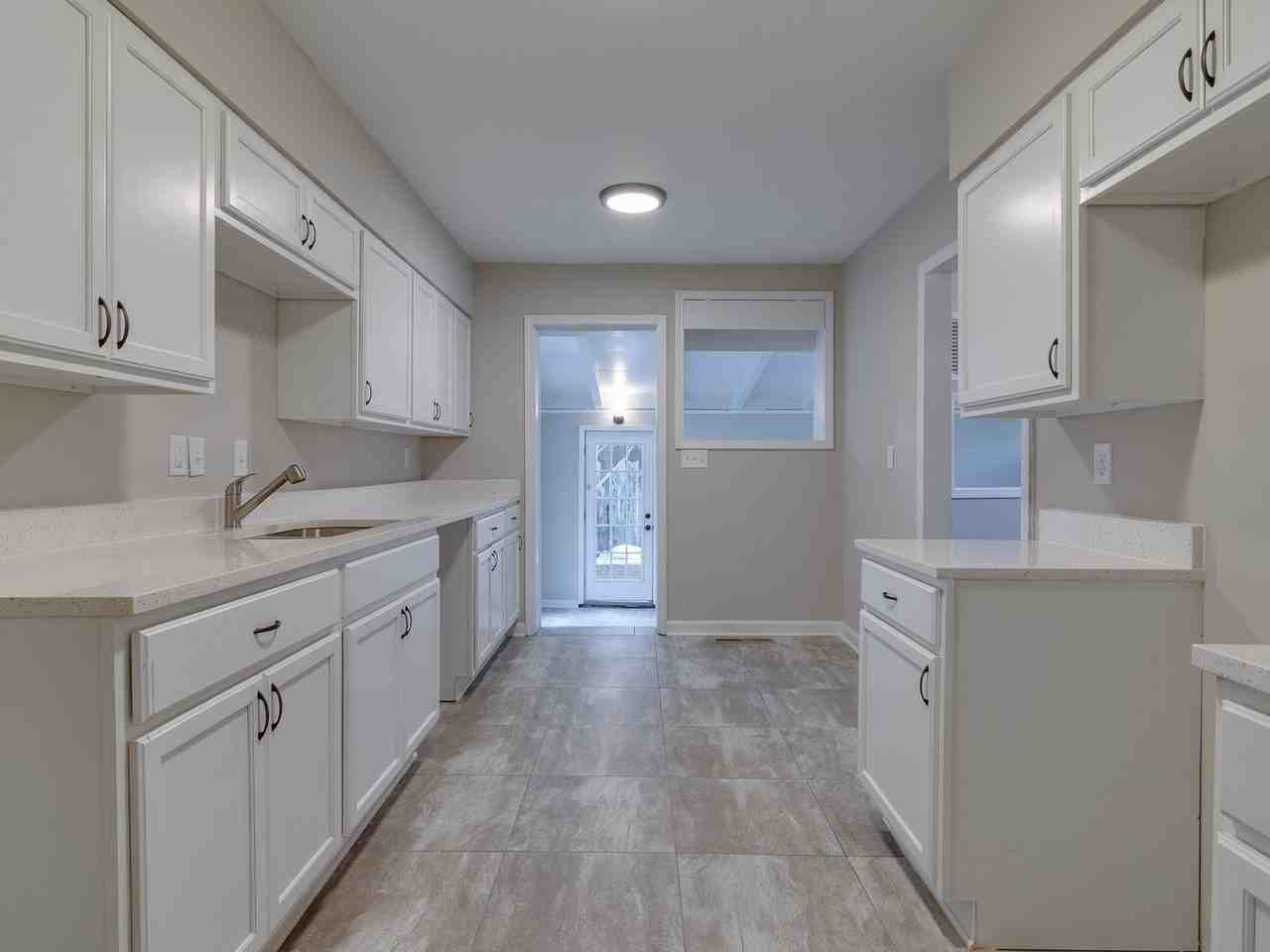 5157 Mason Rd - Photo 3 of 18