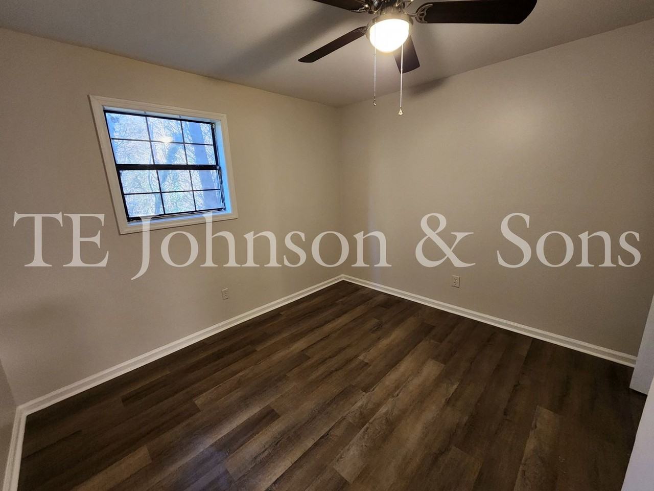 2571 Green Oaks Ct - Photo 3 of 9