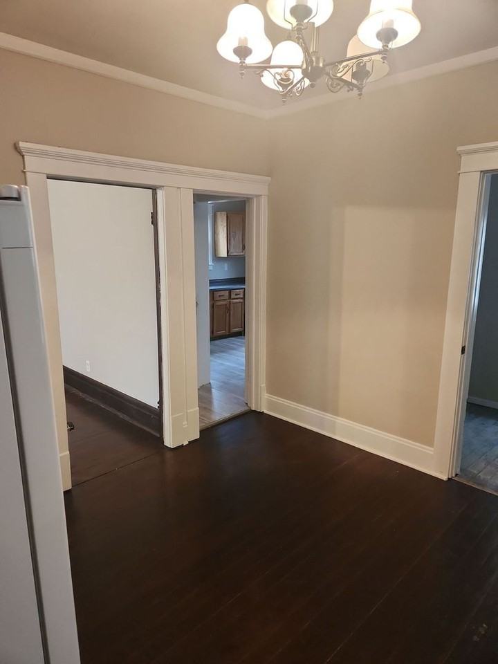 55 N Fulton Ave - Photo 4 of 15