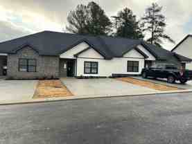 Oasis - Photo 1 of 1