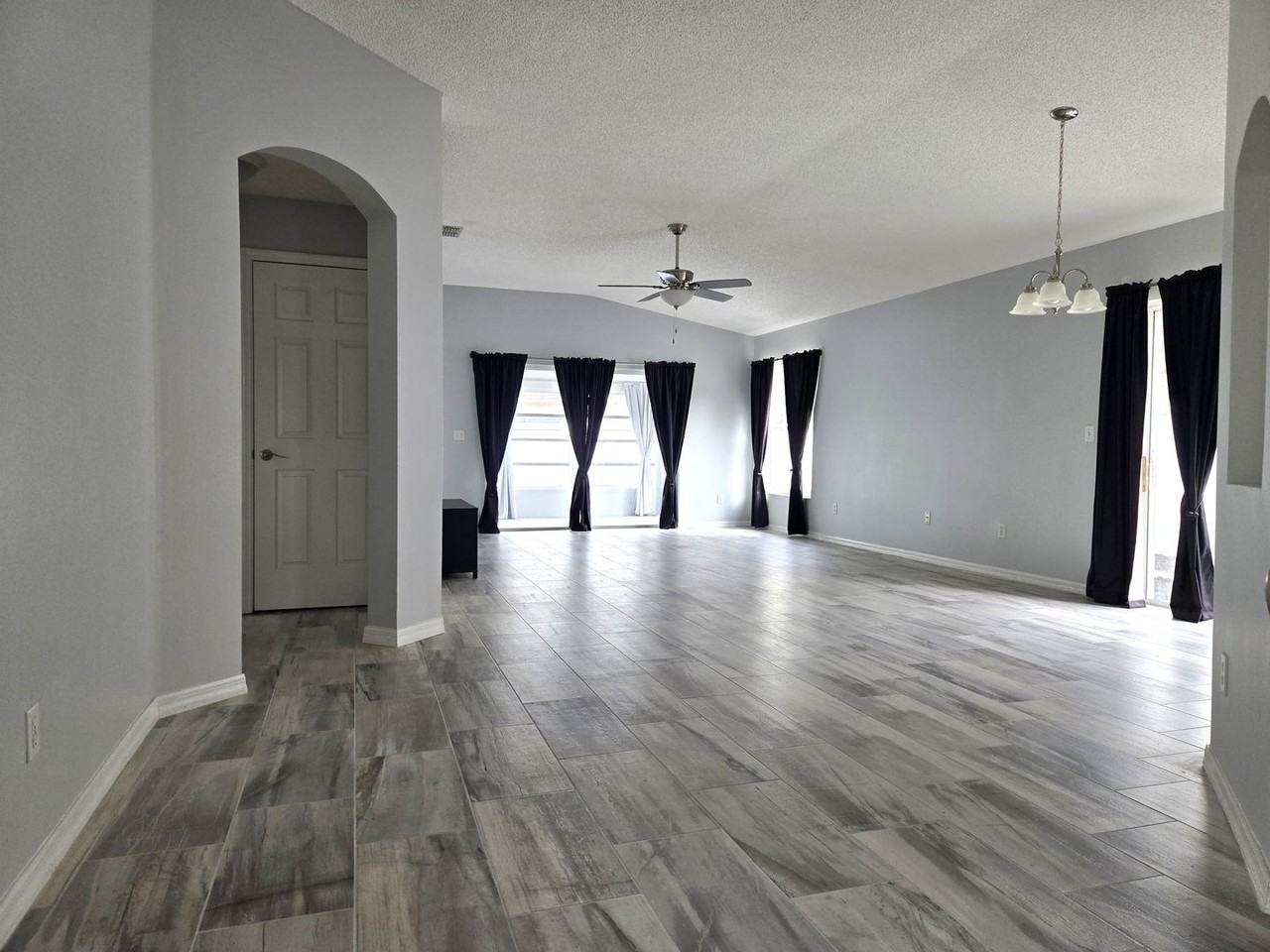 2102 Braxton St - Photo 5 of 34