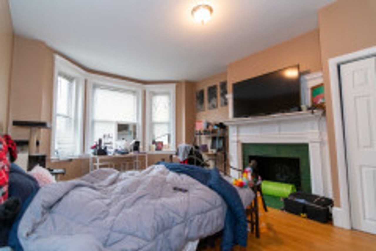 33 Glenville Avenue - Photo 3 of 42