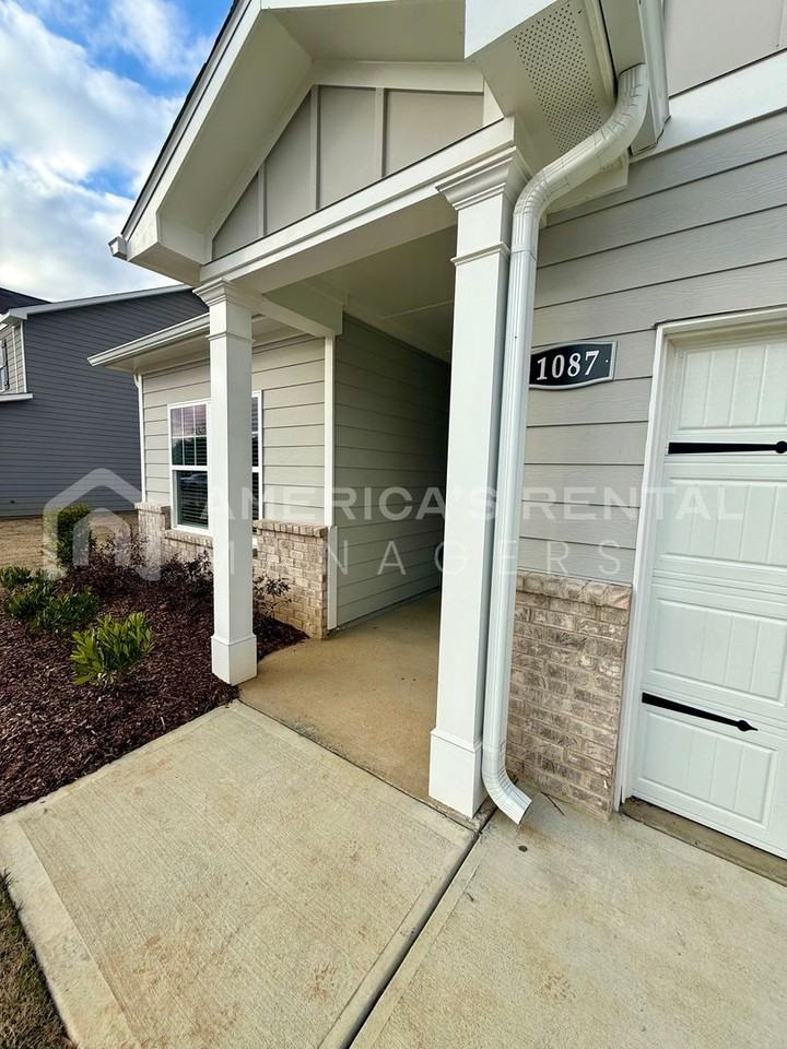 1087 Pilgrim Lane - Photo 4 of 27