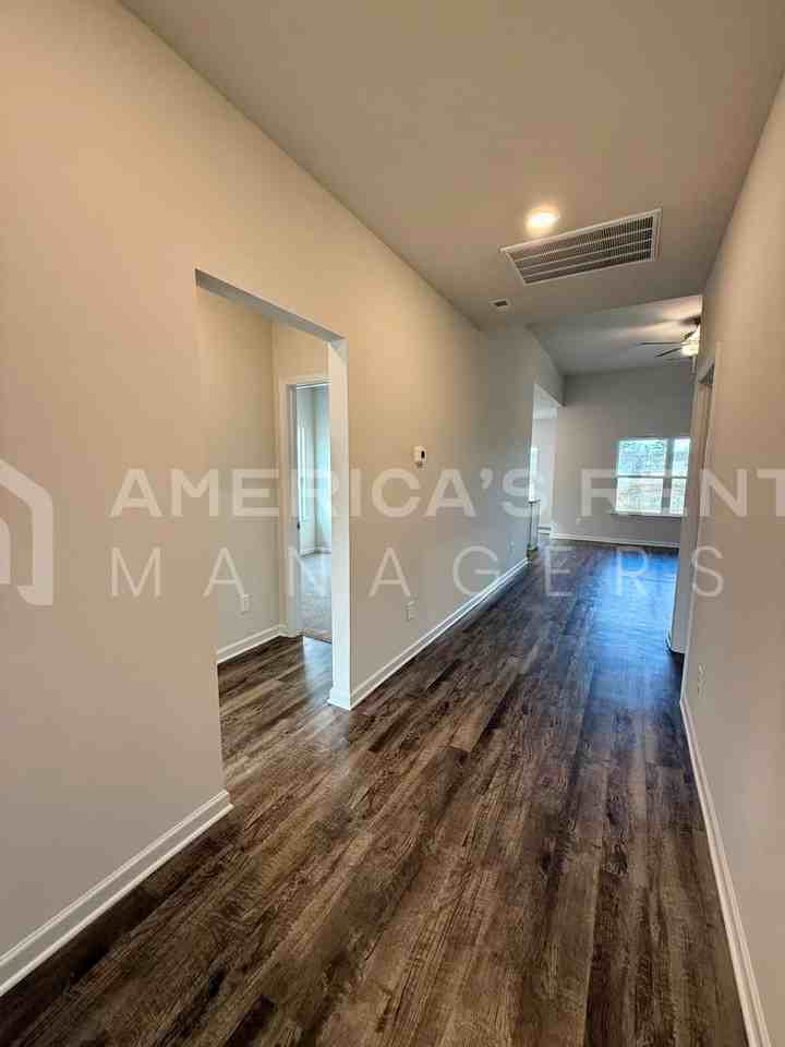 1087 Pilgrim Lane - Photo 6 of 27