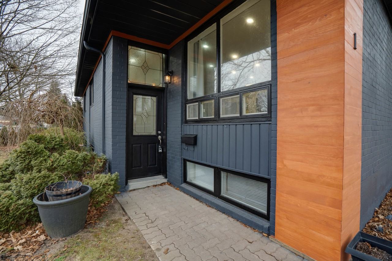 1 Willis Drive - Photo 2 of 31