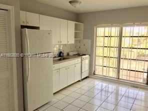 2795 Se 1st Ct #F1R - Photo 2 of 8