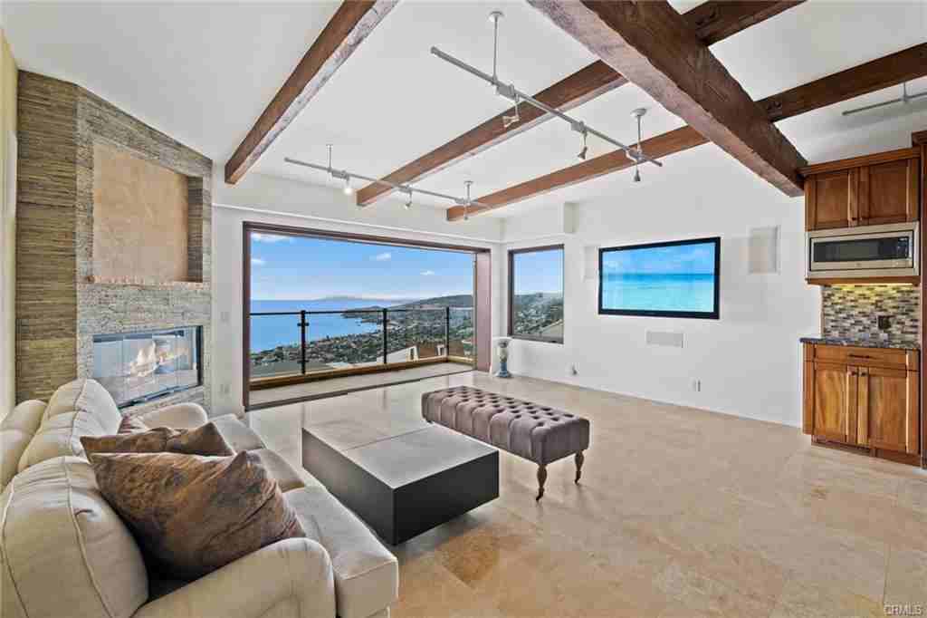 1064 Baja St - Photo 2 of 8