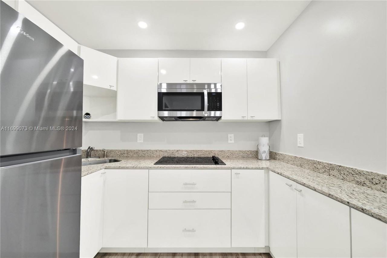 10912 Sw 146th Ave - Photo 3 of 8