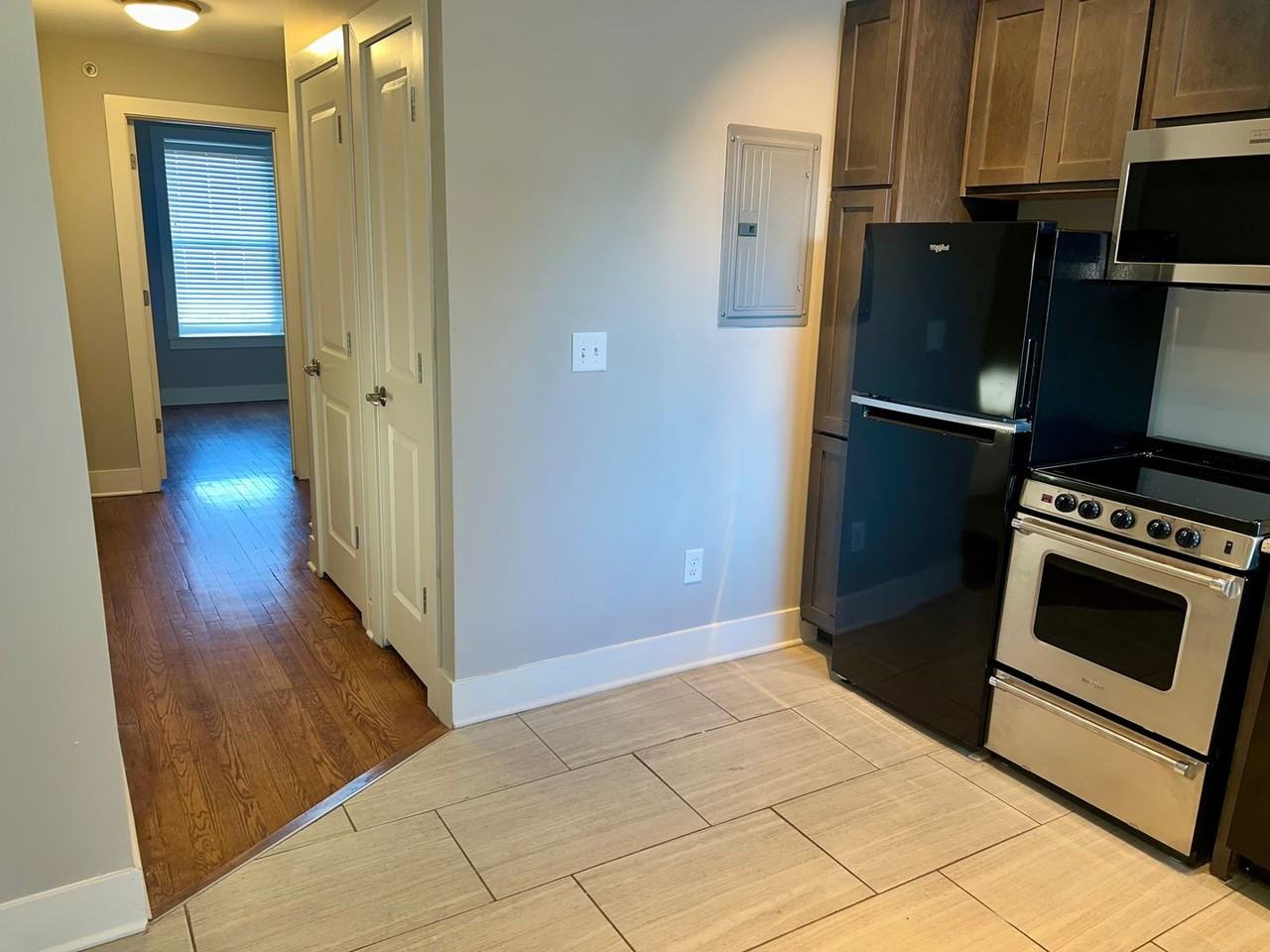 Flats on Howard - Photo 3 of 50