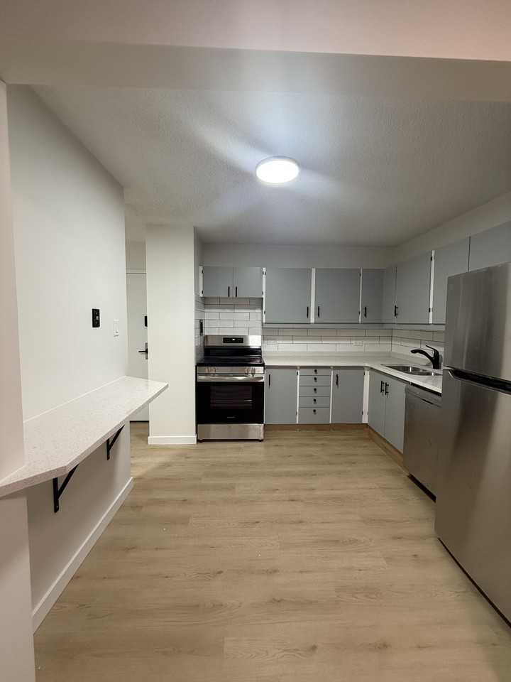 Claridge House - Photo 2 of 14