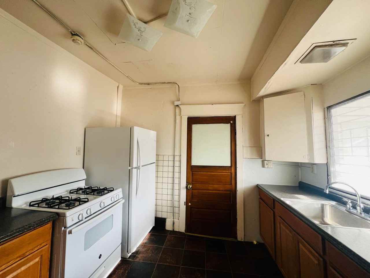 59 Richwood Ave - Photo 3 of 13