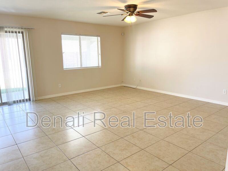 18491 N 114th Ave - Photo 2 of 28