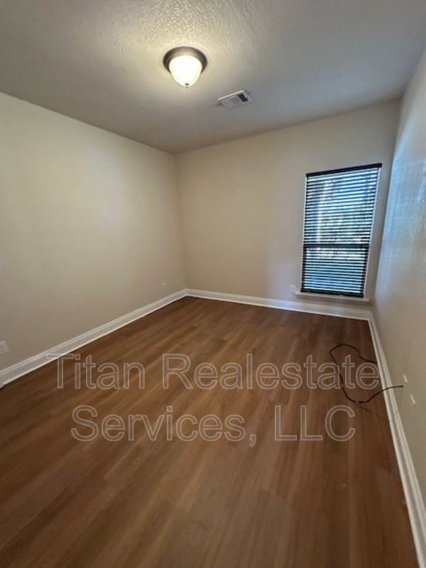 207 Arsenal Dr - Photo 2 of 8