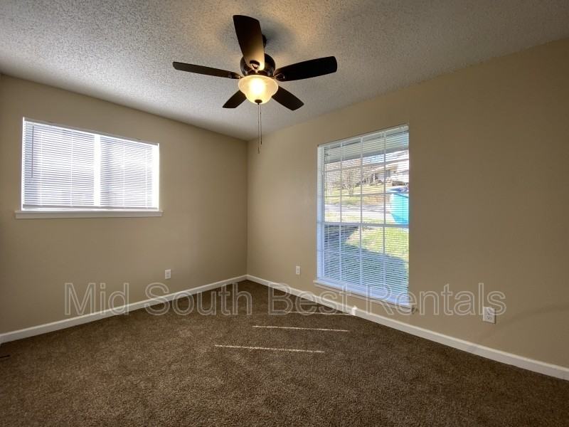 416 Sierra Madre Dr - Photo 4 of 8