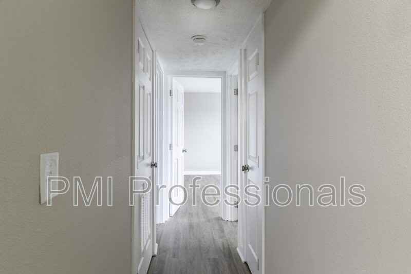 136 Kingsridge Dr - Photo 7 of 14