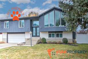 9852 S Pinehurst Dr - Photo 1 of 1