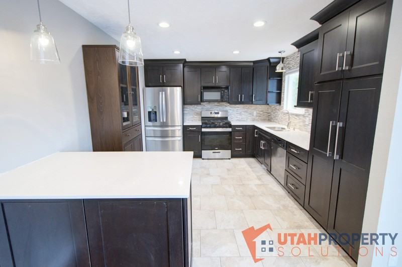 9852 S Pinehurst Dr - Photo 4 of 17