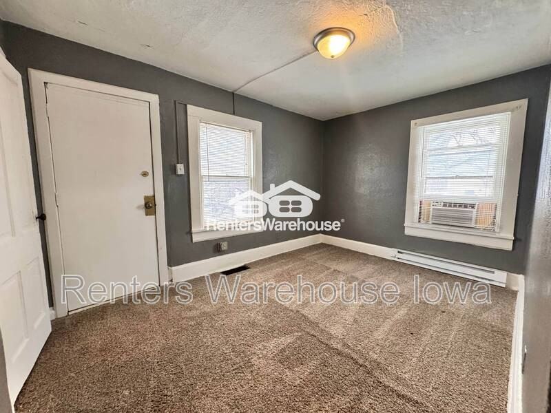 732 19th St #4 - Photo 7 of 10