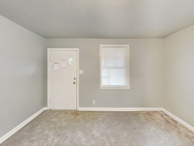 946 Ira St Sw - Photo 4 of 12